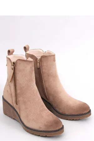 Buskin boots