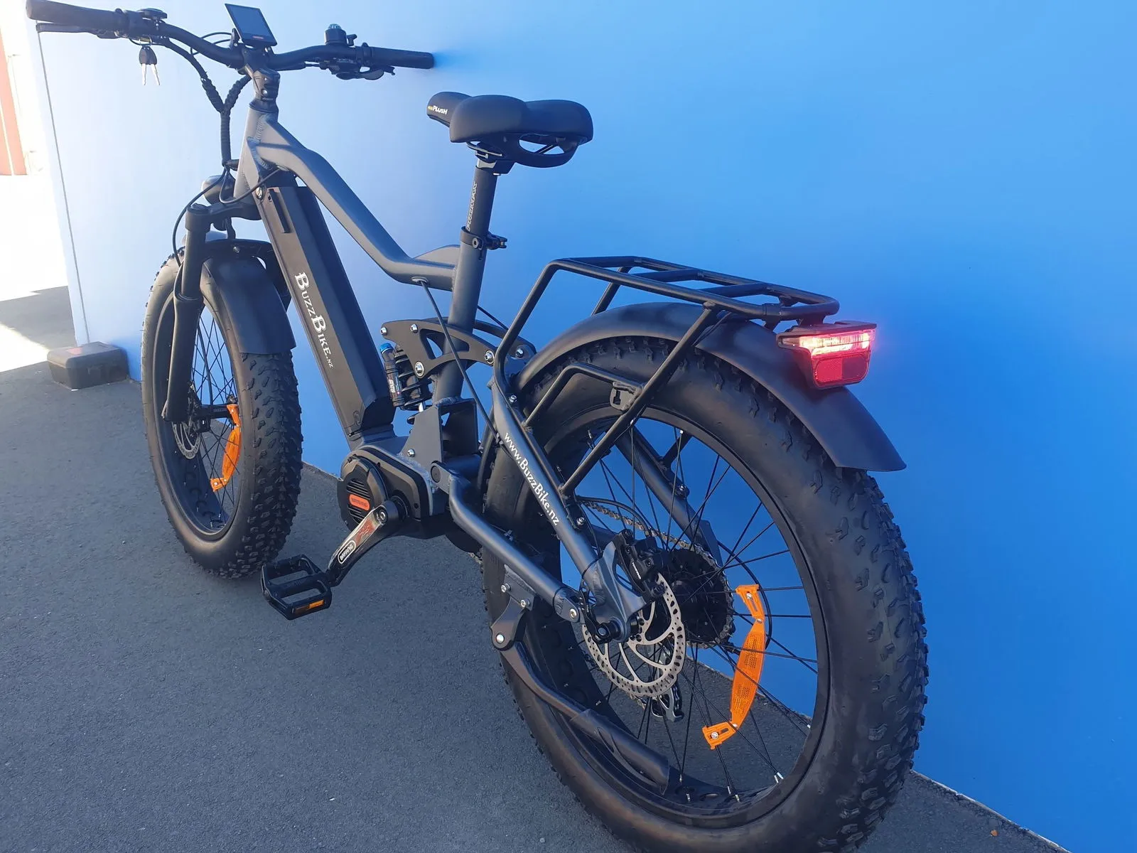 BUZZ BIKE FOREST HUNTER 24"X 4 " WHEEL