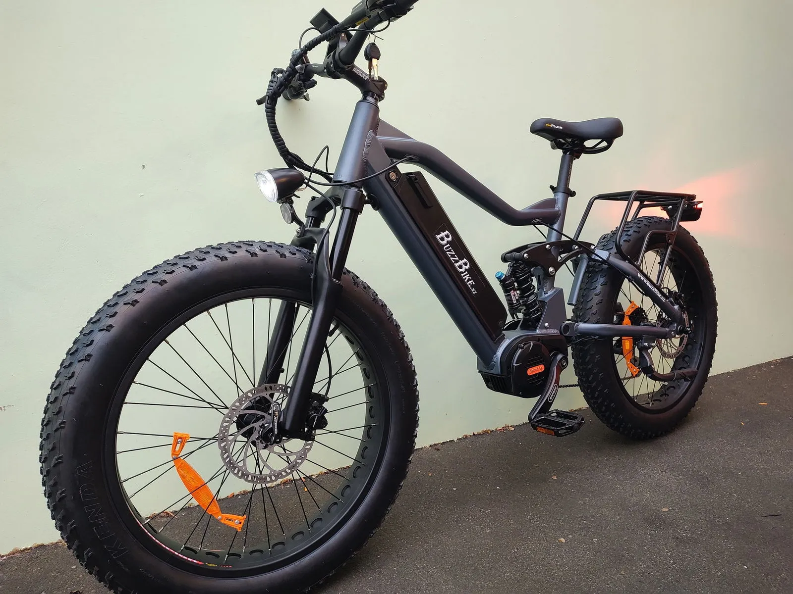 BUZZ BIKE FOREST HUNTER 24"X 4 " WHEEL