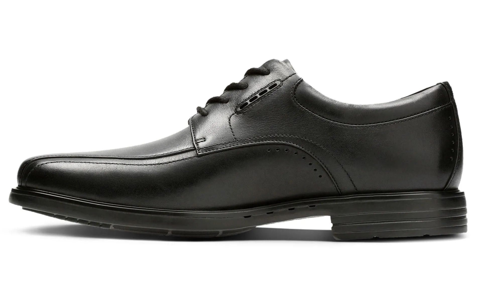 Clarks  Un Kenneth Way Black Leather 28044
