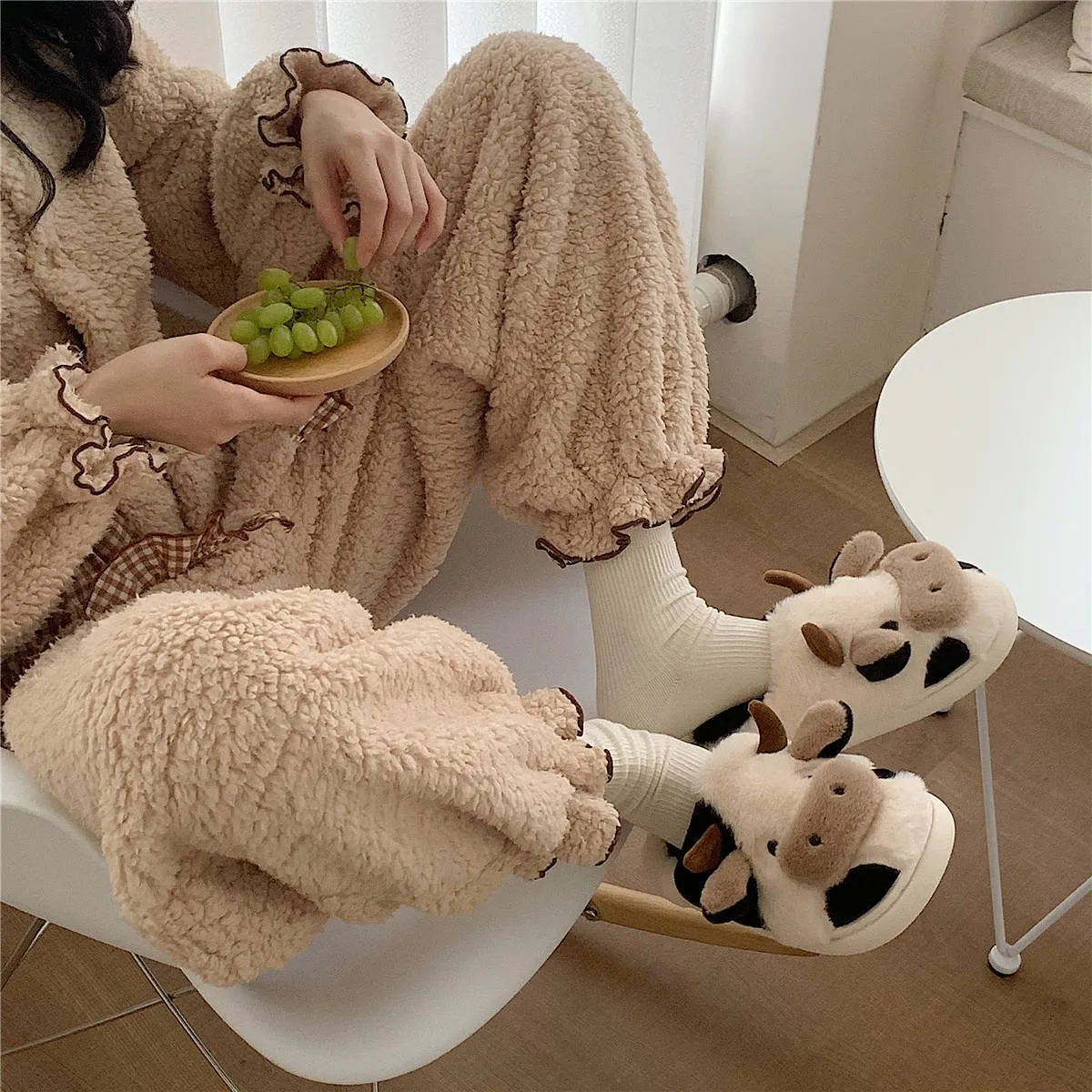 Cute Cow Animal Slipper For Women Girls Fashion Kawaii Soft Fluffy Winter Warm Slippers Woman Cartoon Milk Cow House Slippers Funny Shoes