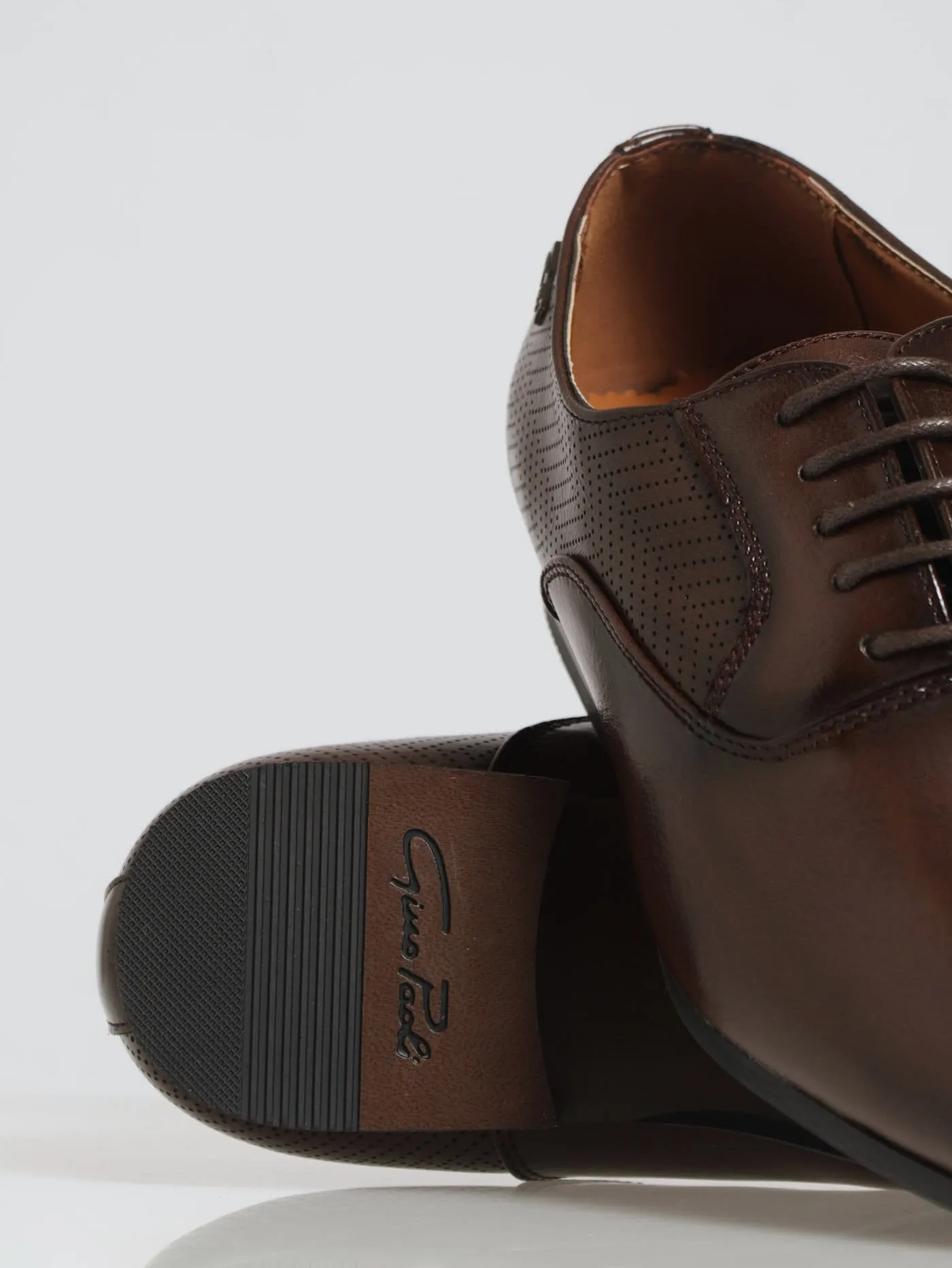 Full Pin Punch Back Quarter Lace Up Oxford Shoe - Brown