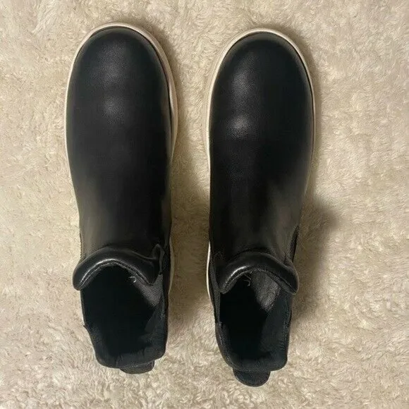 J/Slide Black Joggle Leather Boot Size 6