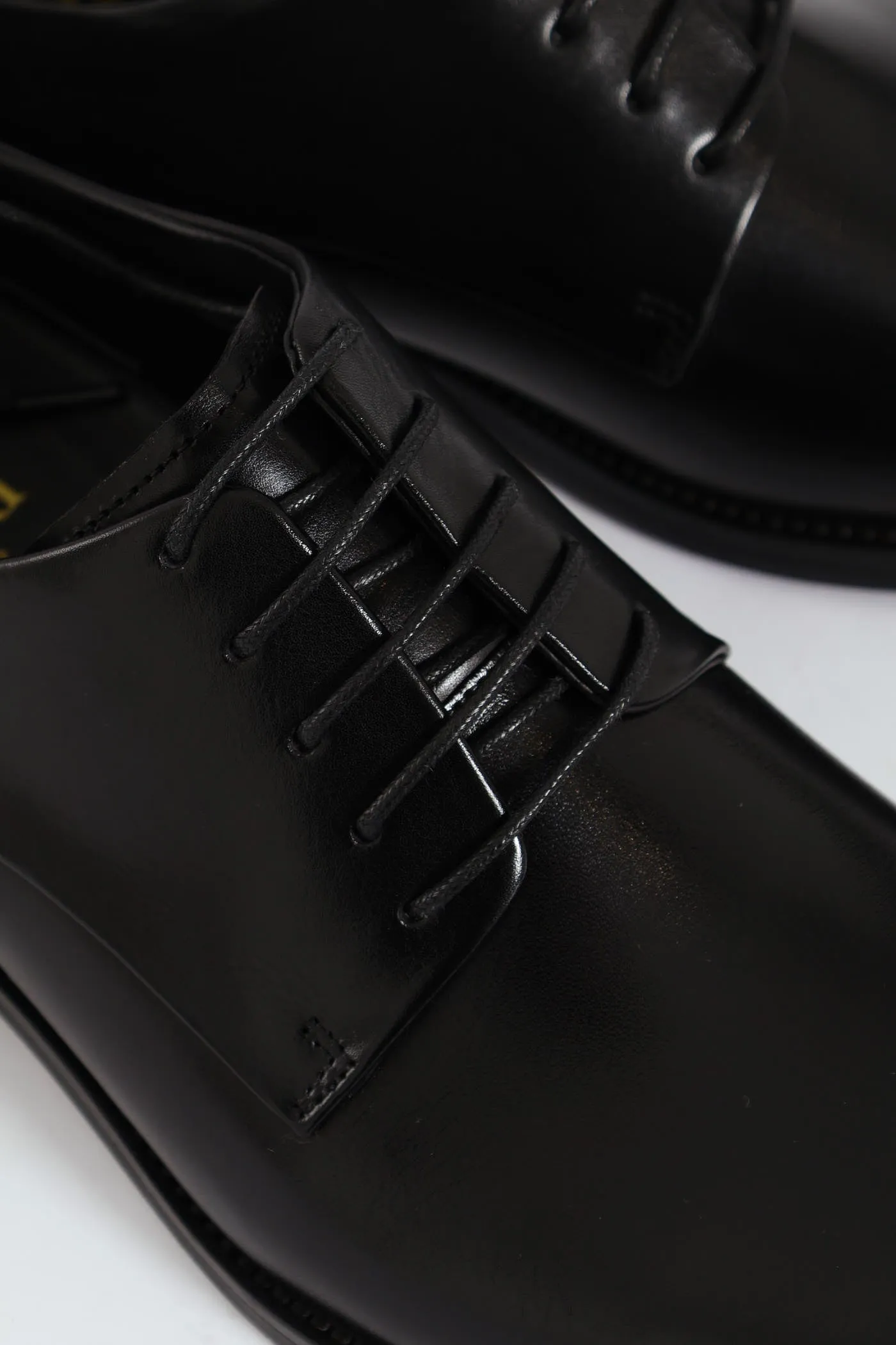 Panelled Gibson Lace Up Derby Shoe - Black