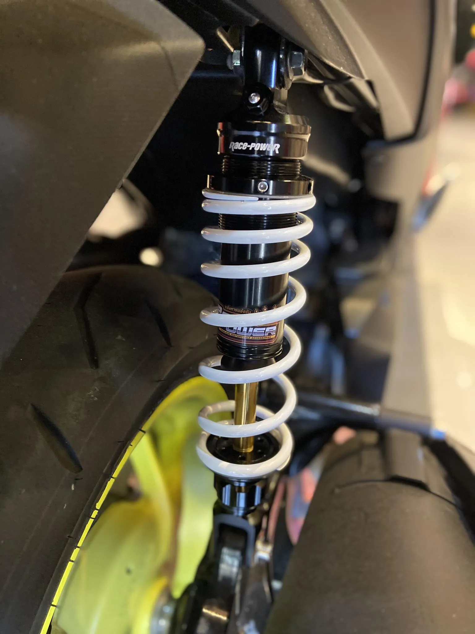 RACE POWER PREMIUM AEROX / NMAX (BLACK/WHITE)