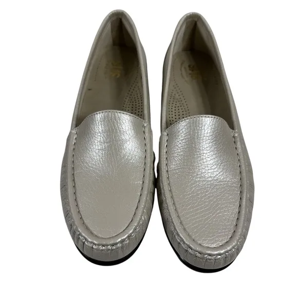 SAS Women's Loafer Gold Metallic Textured Leather Comfort Loafer Size 9N
