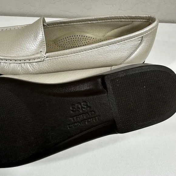 SAS Women's Loafer Gold Metallic Textured Leather Comfort Loafer Size 9N