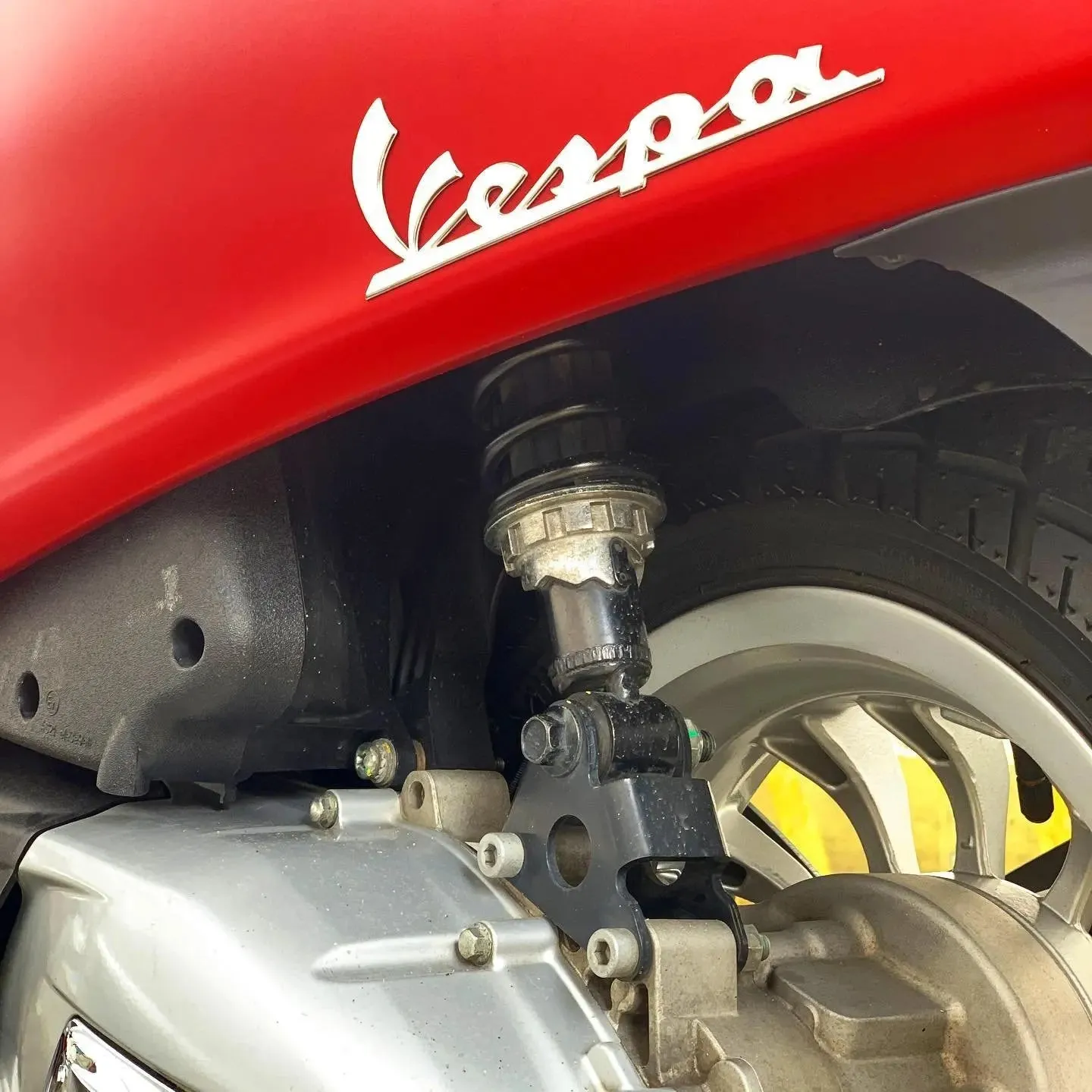 Shock Absorber PIAGGIO rear | Vespa Primavera/ Sprint 125-150