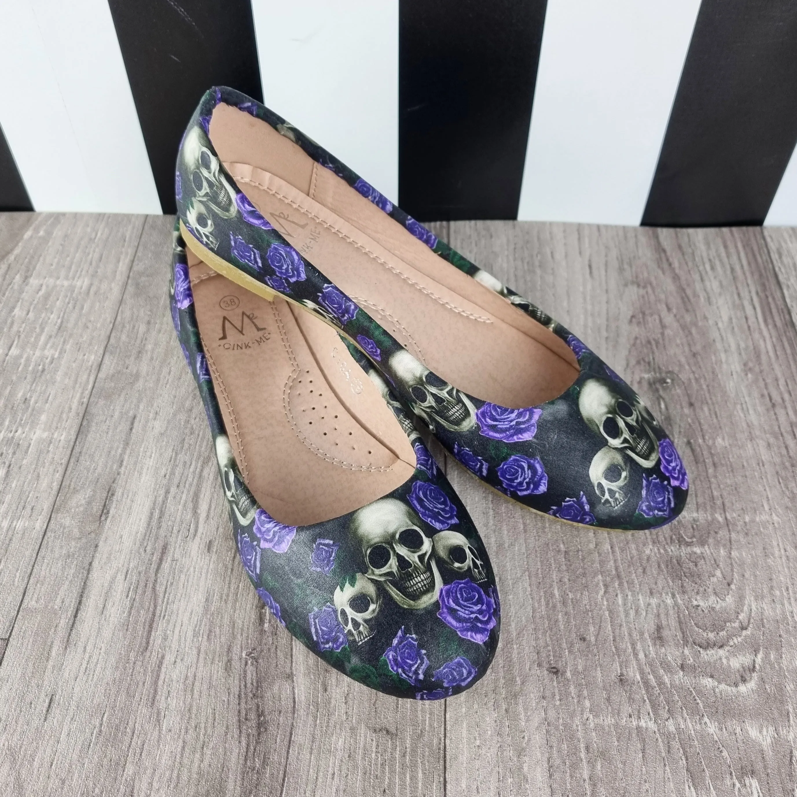 Skulls and purple roses women dolly pumps