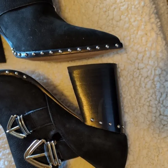 Step into Style with Gianni Bini Decie Bootie – A Must-Have for Any Trend Setter