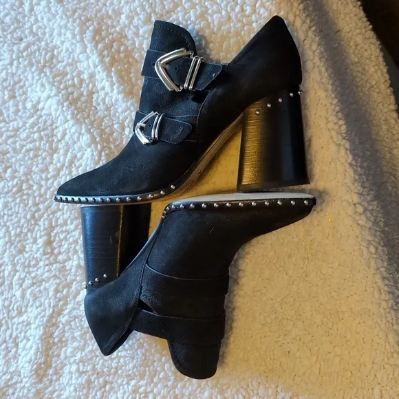 Step into Style with Gianni Bini Decie Bootie – A Must-Have for Any Trend Setter