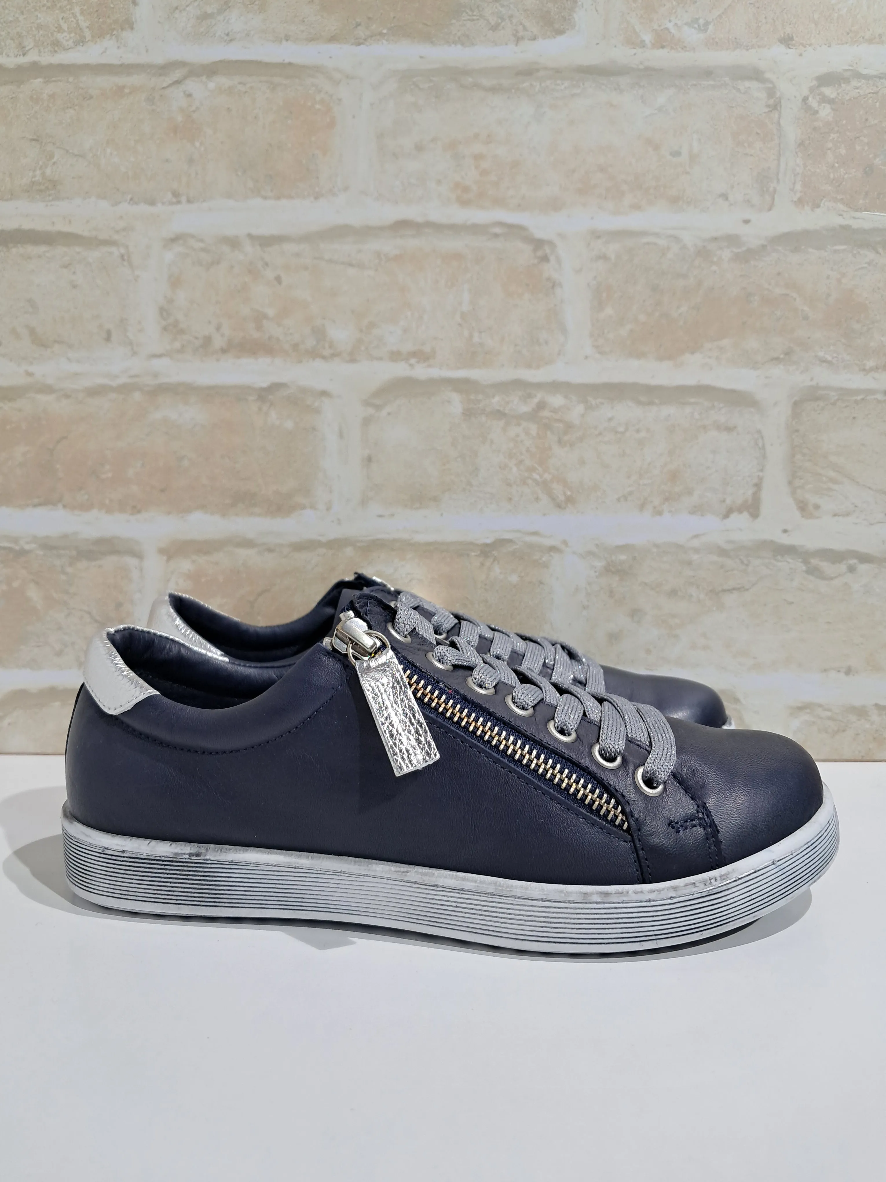 Token Navy/Silver by Rilassare
