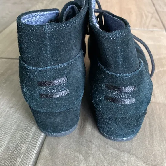 TOMS Girls Shoes