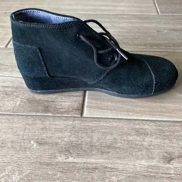 TOMS Girls Shoes