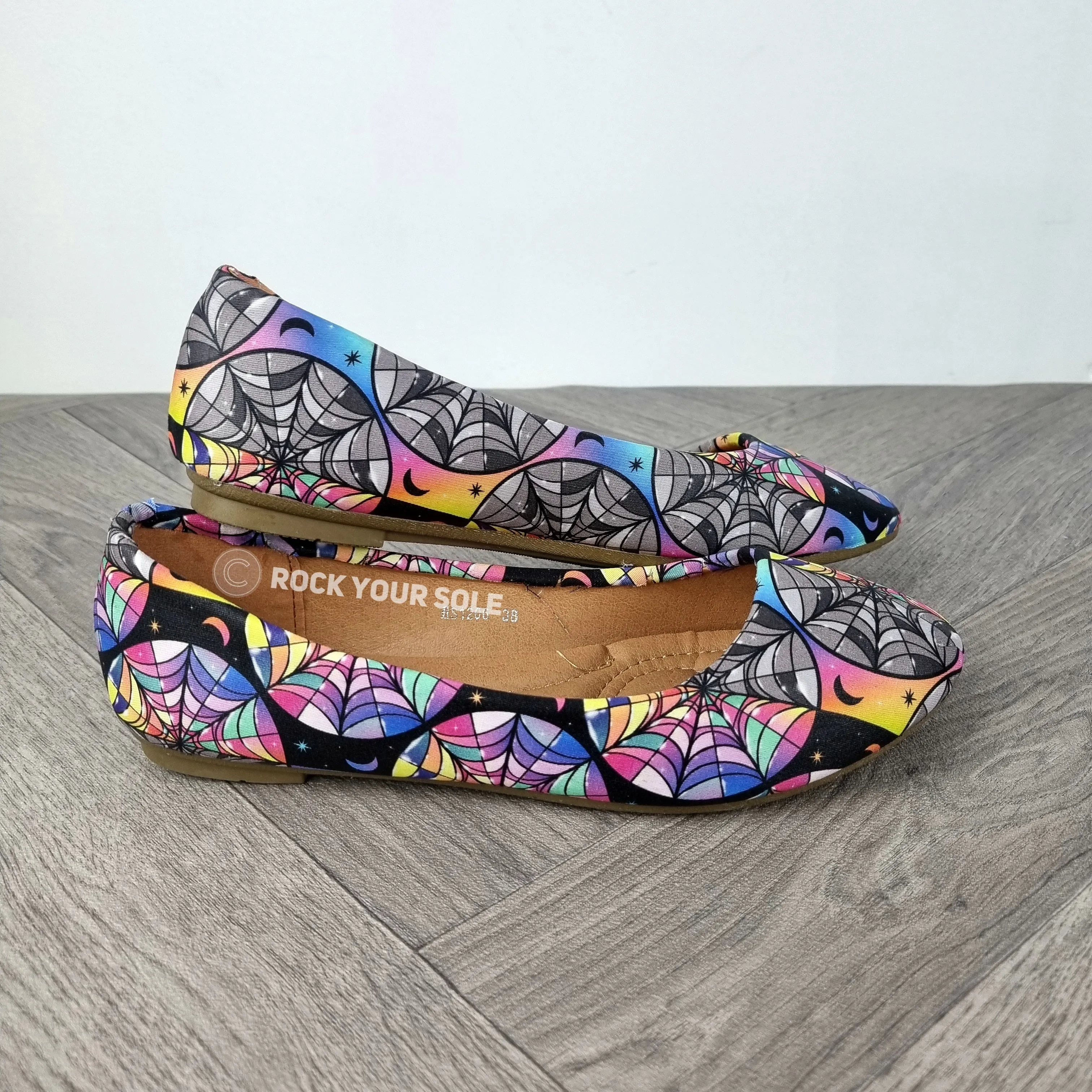Wednesday Window women dolly pumps