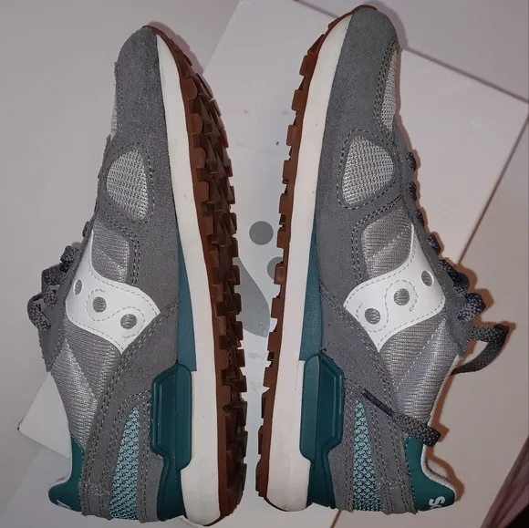 Worn once, with box Saucony Originals Shadow Trainer Gray/Green/White Women's 8