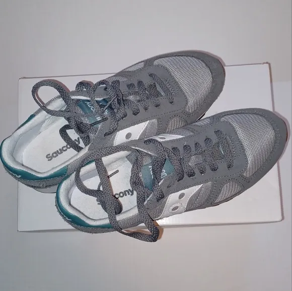 Worn once, with box Saucony Originals Shadow Trainer Gray/Green/White Women's 8